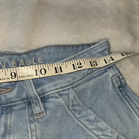 American Eagle Super High Rise Baggy Wide Leg Light Wash Jeans - Picture 4 of 9